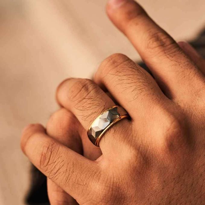 The line Ring